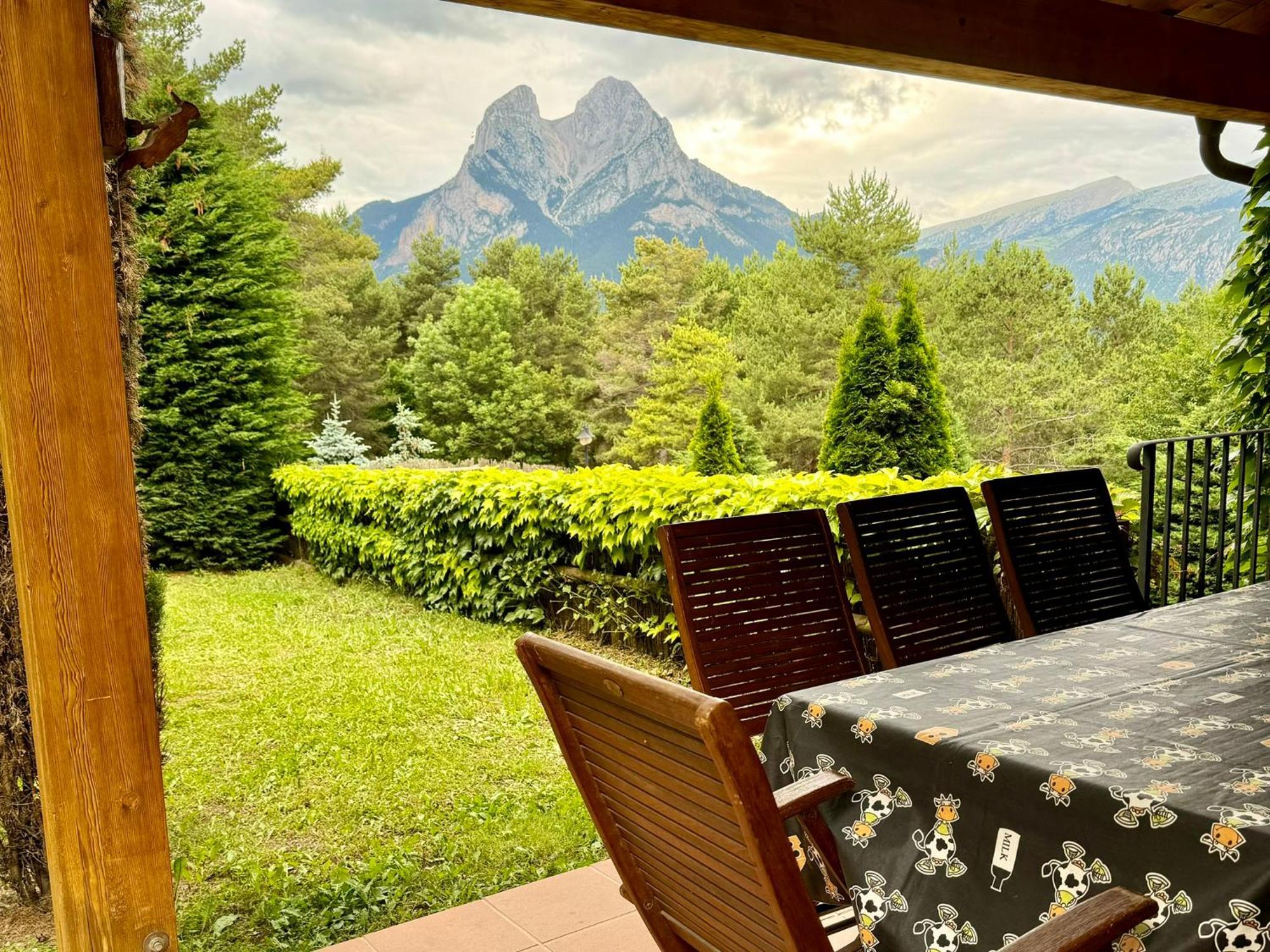 Villa Cal Roig - Pedraforca Saldés Esterno foto